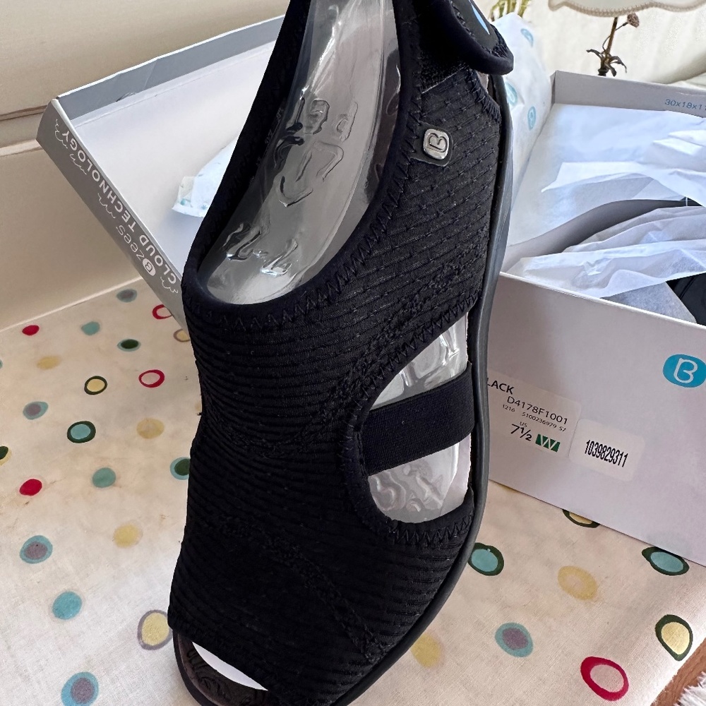 Bzees Dream sandals size 7.5 Wide Black New in Box